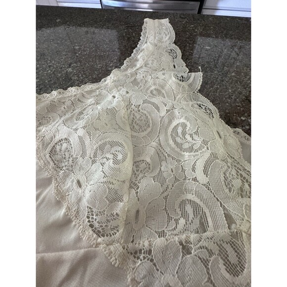 70’s Vintage Ilusion Lace top Slip Pearl Cami V Neck American Vintage 34D - Picture 8 of 9